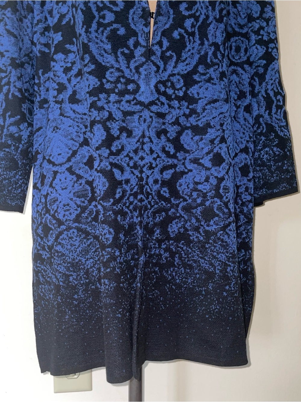 Ming Wang Blue and Black Floral Jacquard Sweater Tunic clasp front - Picture 8 of 8